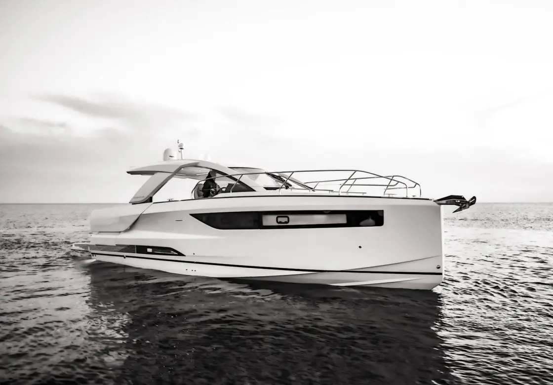 Marine Trade » Катера и яхты Jeanneau » Моторные яхты DB