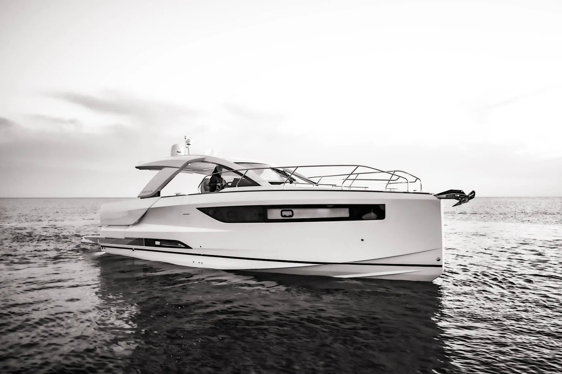 Фото Яхты моторные Jeanneau DB/43 OB