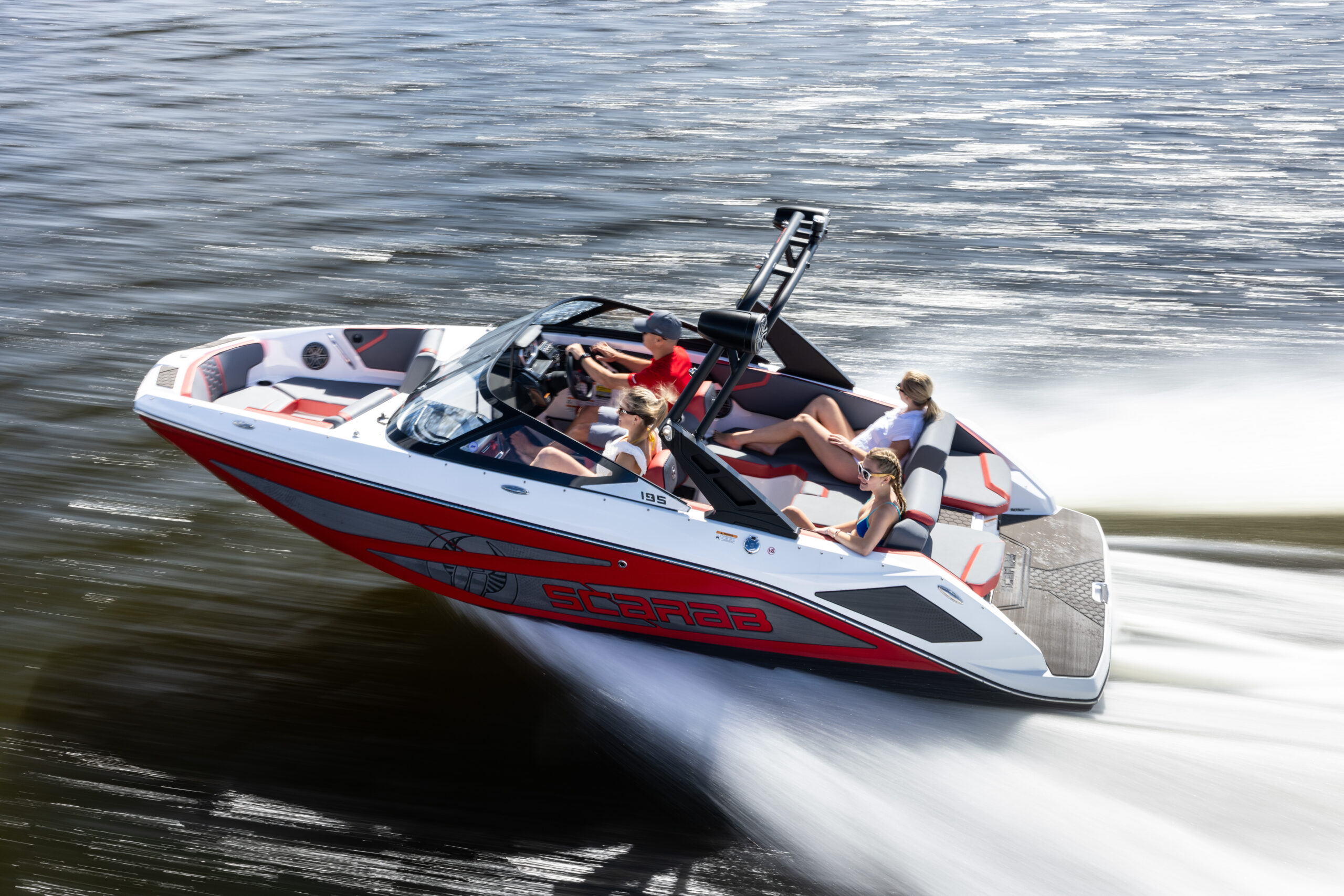 Фото Открытые катера SCARAB 195 LX